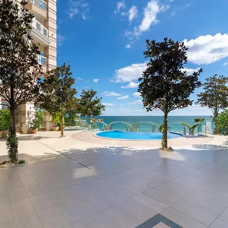 Luxurious And Panoramic At The In La Complex Appartamento Golden Sands