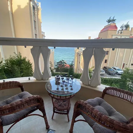 Luxurious And Panoramic At The In La Complex Apartament *