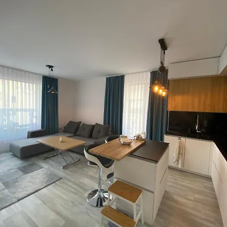 Luxurious And Panoramic At The In La Complex Apartment