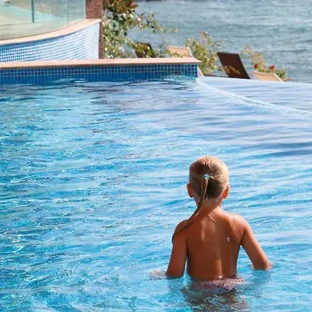 Luxurious And Panoramic At The In La Complex