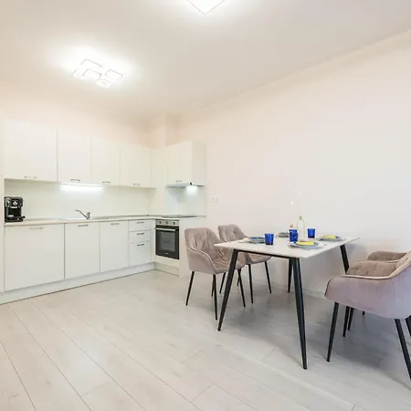 Luxurious And Panoramic At The In La Complex Apartment Golden Sands