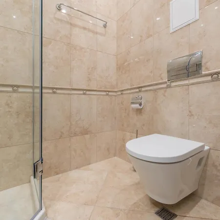 Luxurious And Panoramic At The In La Complex Golden Sands