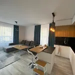 Luxurious And Panoramic At The In La Complex Apartment