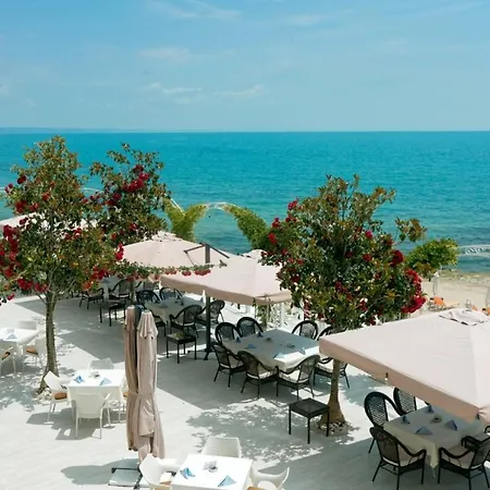 Luxurious And Panoramic At The In La Complex Golden Sands