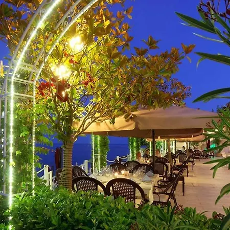 Luxurious And Panoramic At The In La Complex Daire