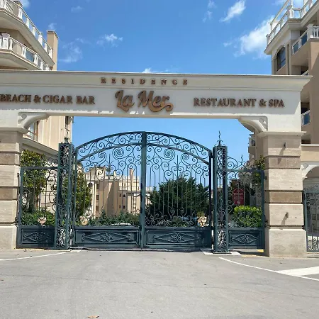 Luxurious And Panoramic At The In La Complex Апартамент