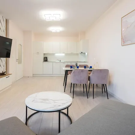 Luxurious And Panoramic At The In La Complex