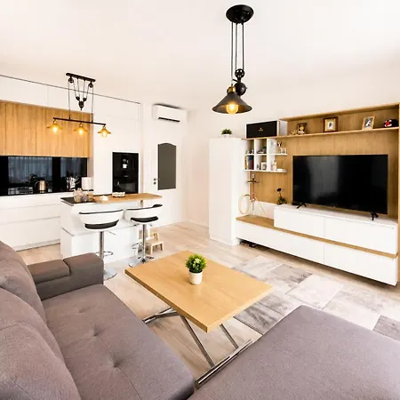 Luxurious And Panoramic At The In La Complex