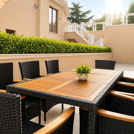 Luxurious And Panoramic At The In La Complex