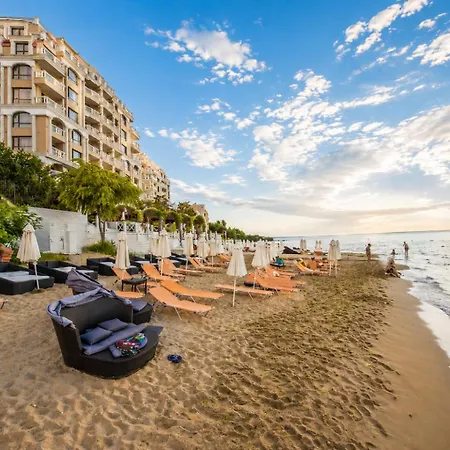 Luxurious And Panoramic At The In La Complex *